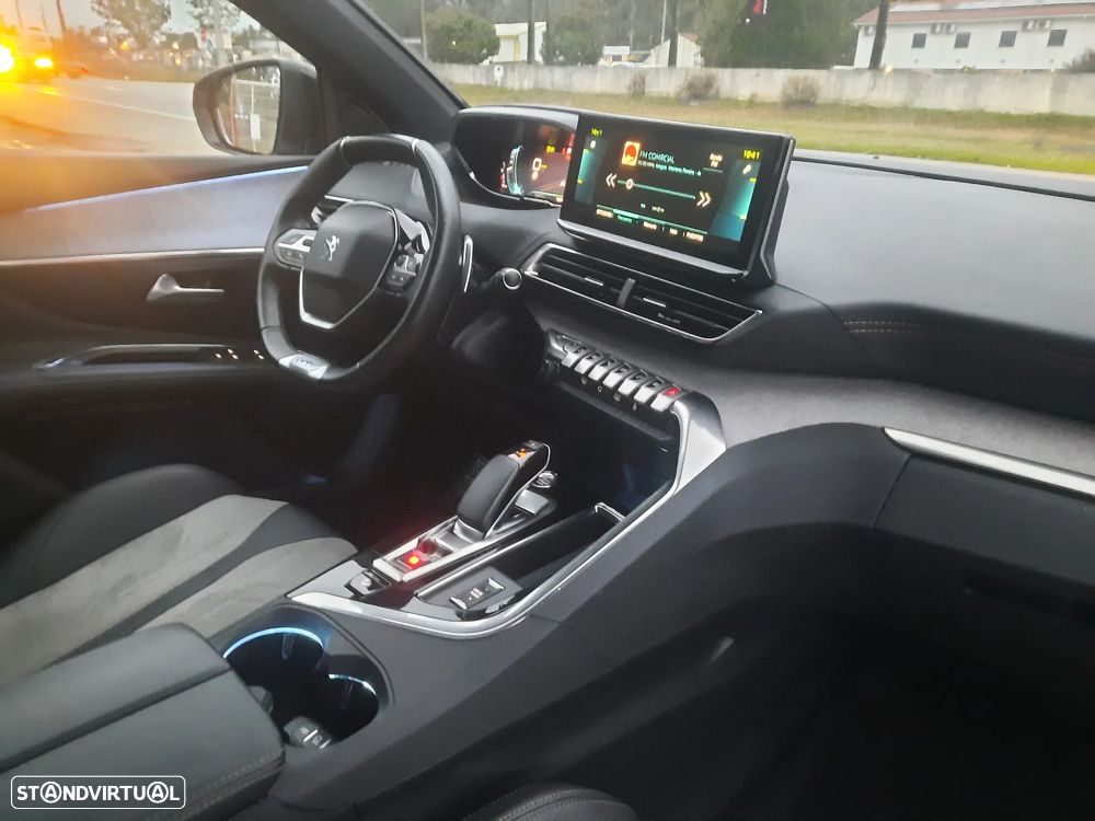 Peugeot 3008 1.6 Hybrid4 GT e-EAT8 - 39