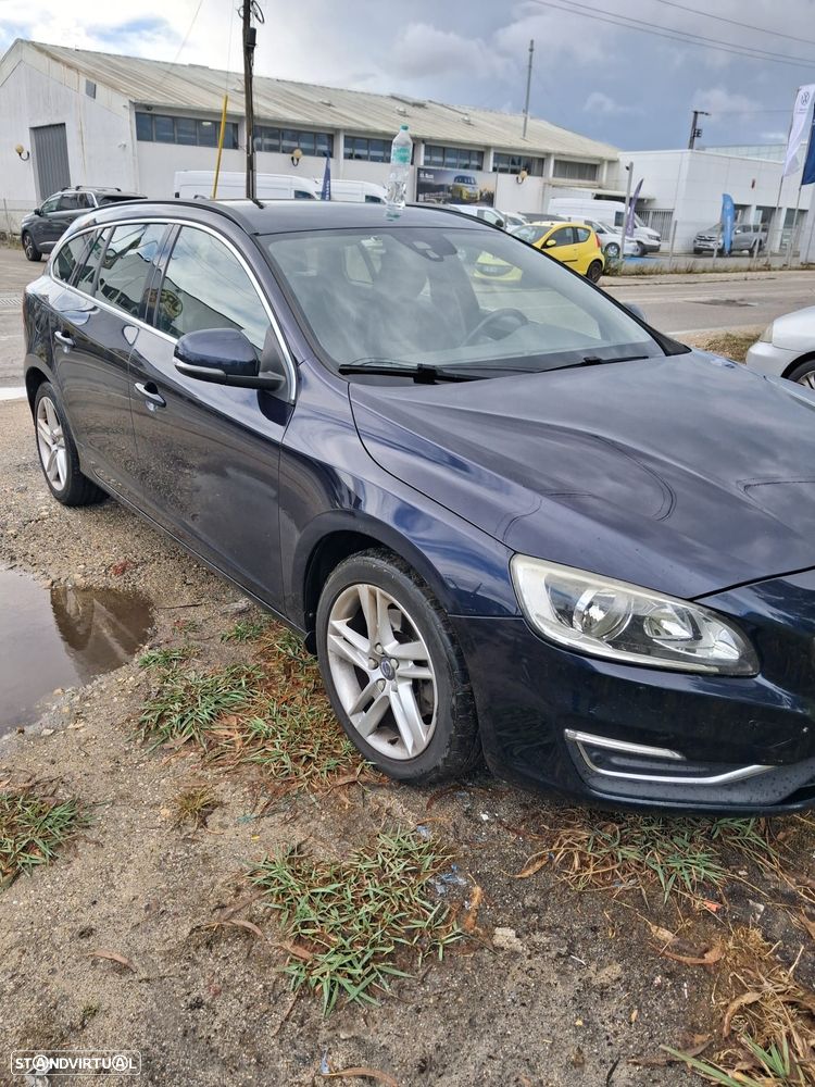Volvo V60 D2 Momentum - 4