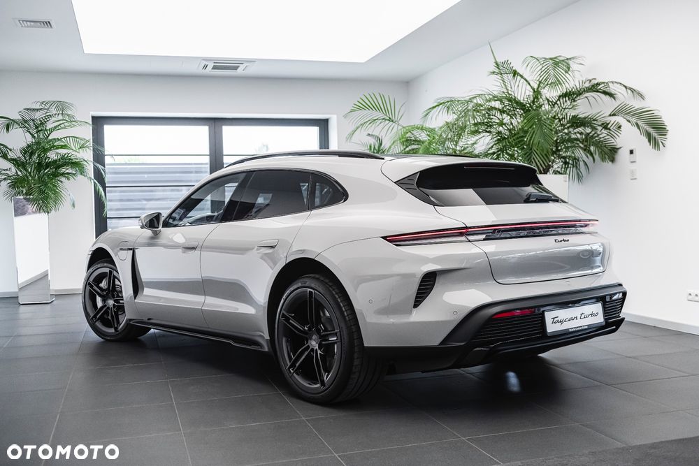 Porsche Taycan - 18