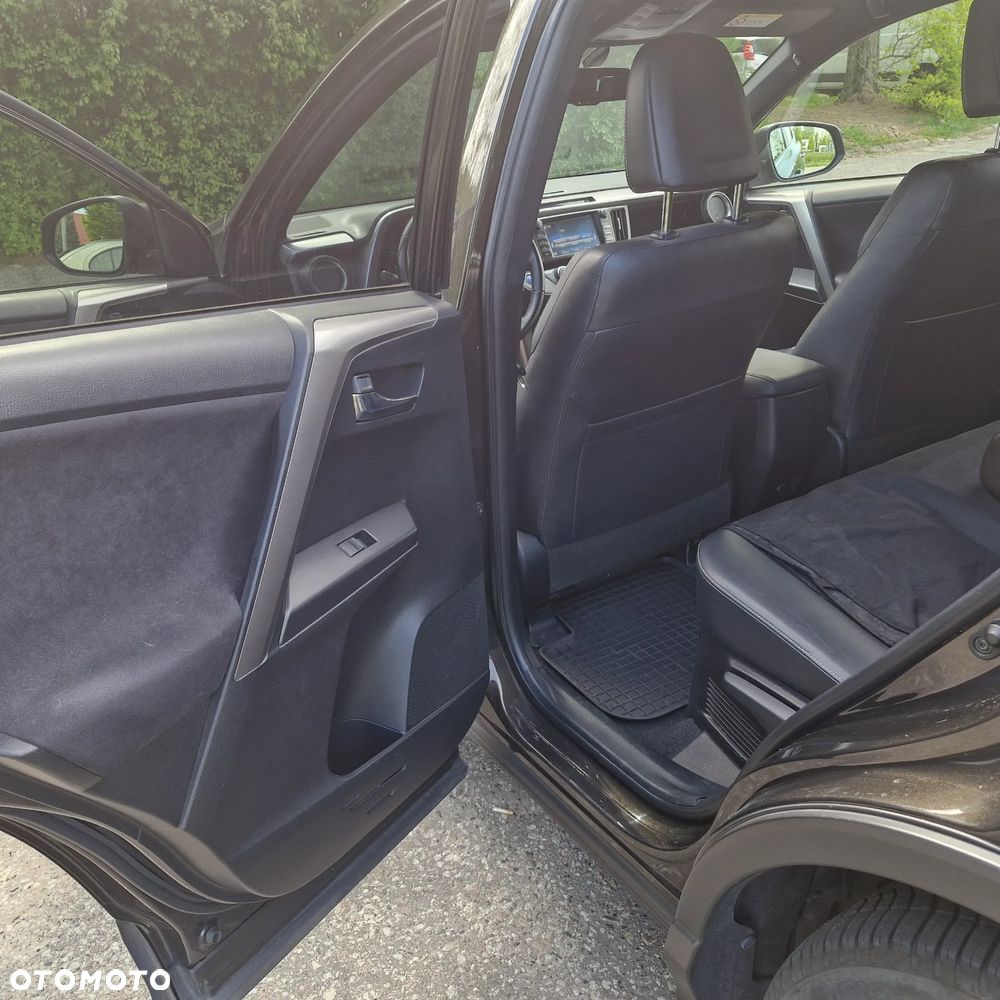 Toyota RAV4 - 9