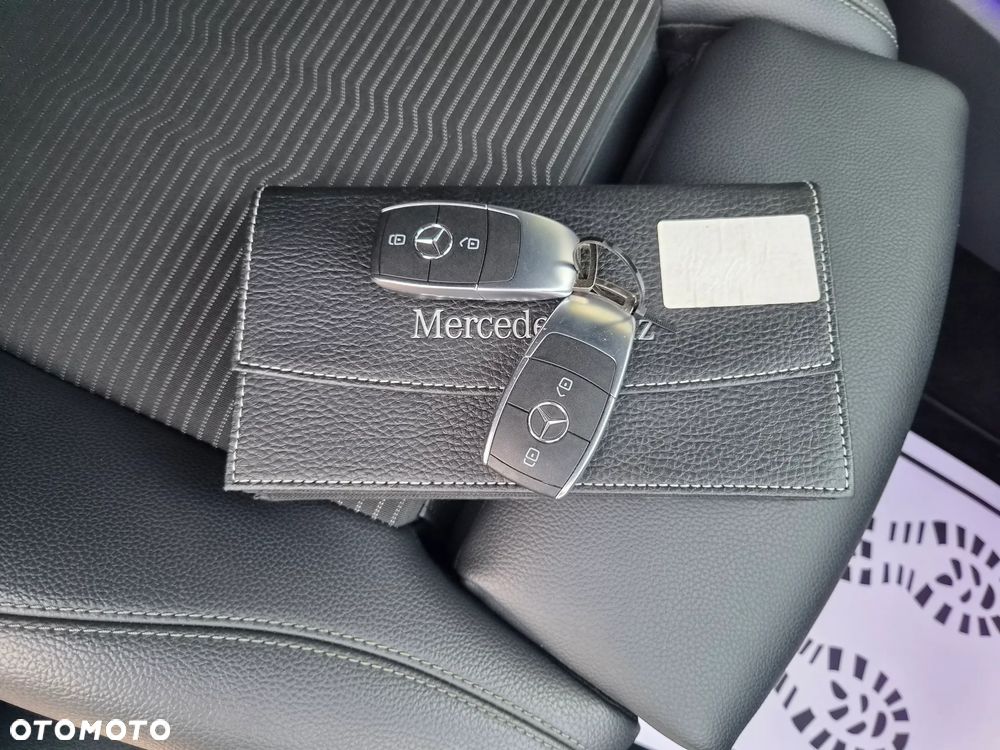 Mercedes-Benz Klasa A 180 7G-DCT Special Edition - 26