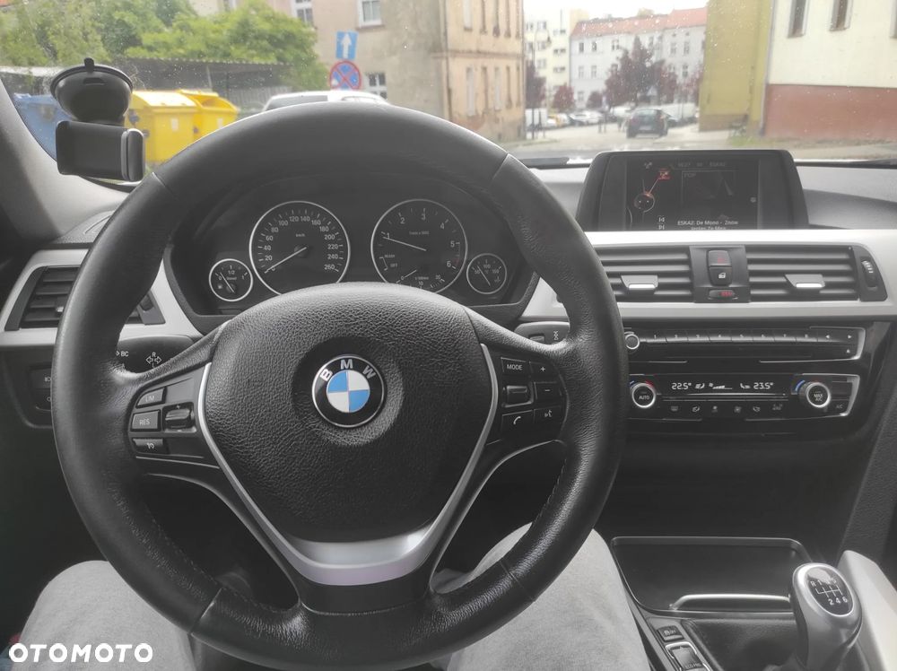 BMW Seria 3 318d - 2