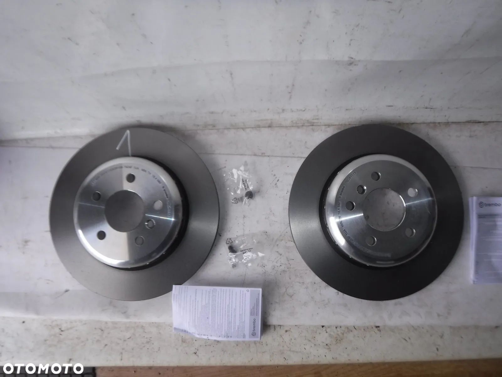 BREMBO tarcze hamulcowe tył tylne 330 mm bmw 5 f10 f11 nowe - 1
