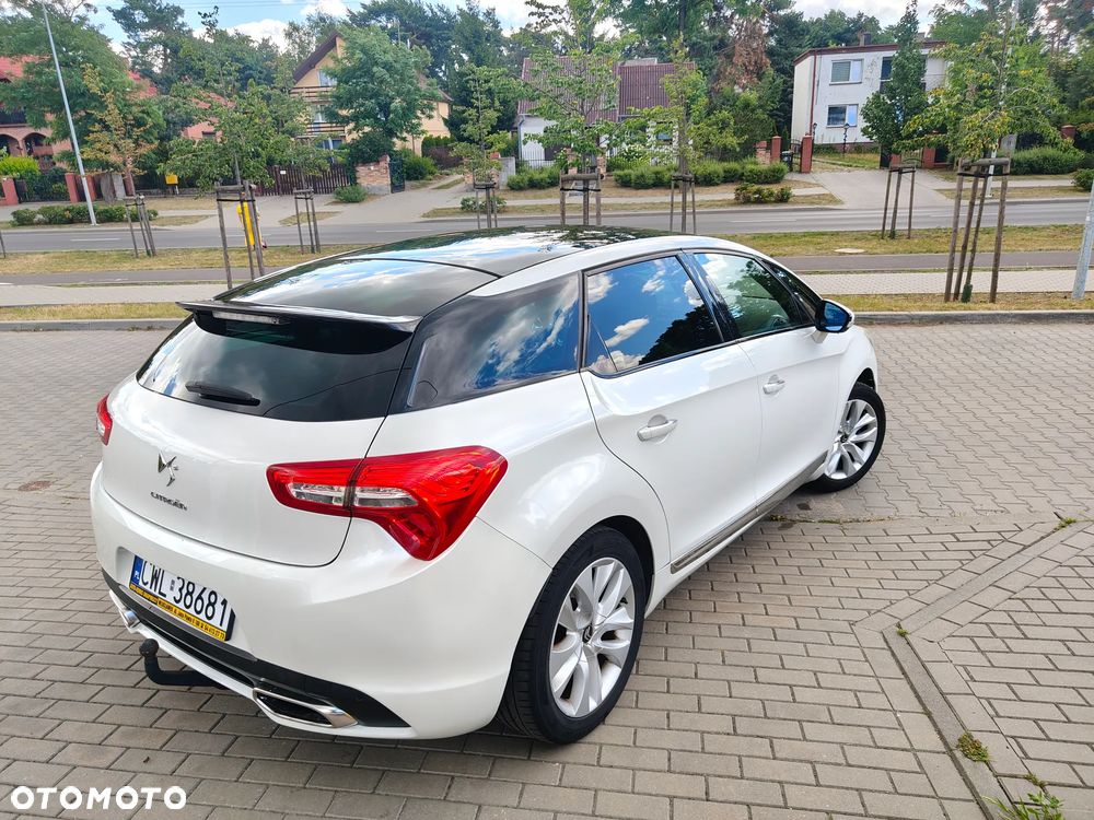 Citroën DS5 THP 155 SoChic - 16