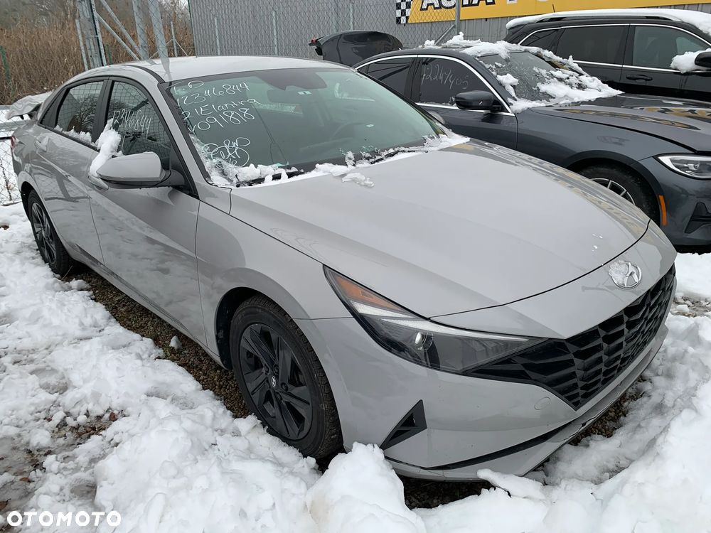 Hyundai Elantra - 15