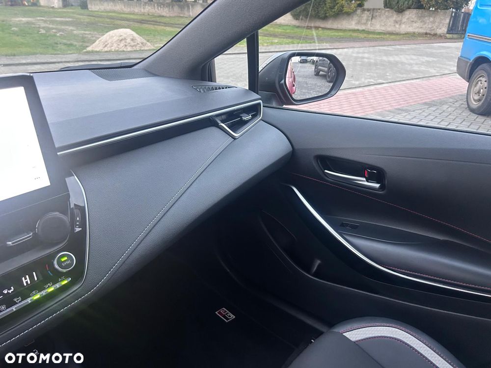 Toyota Corolla 2.0 Hybrid GR Sport Dynamic - 27