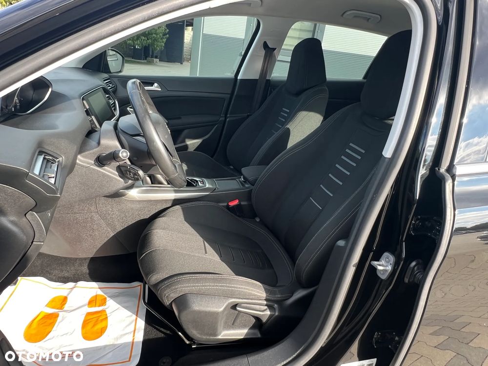 Peugeot 308 125 THP Active - 12