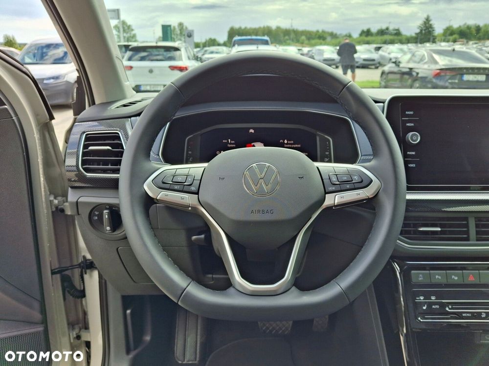 Volkswagen T-Cross - 13