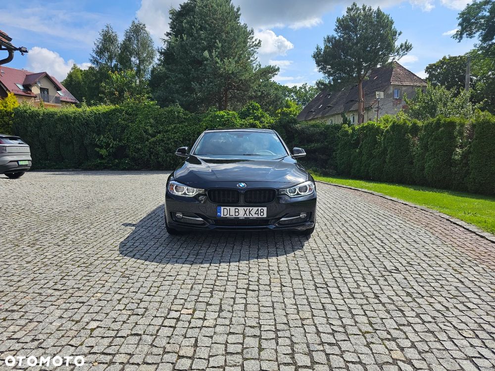 BMW Seria 3 328i xDrive Sport Line - 5