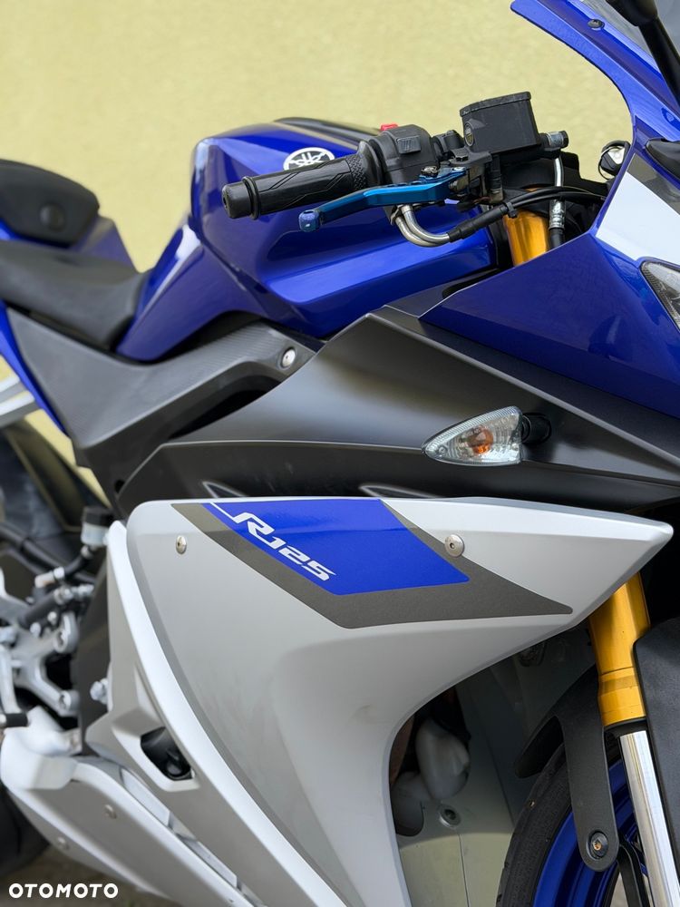 Yamaha YZF - 4