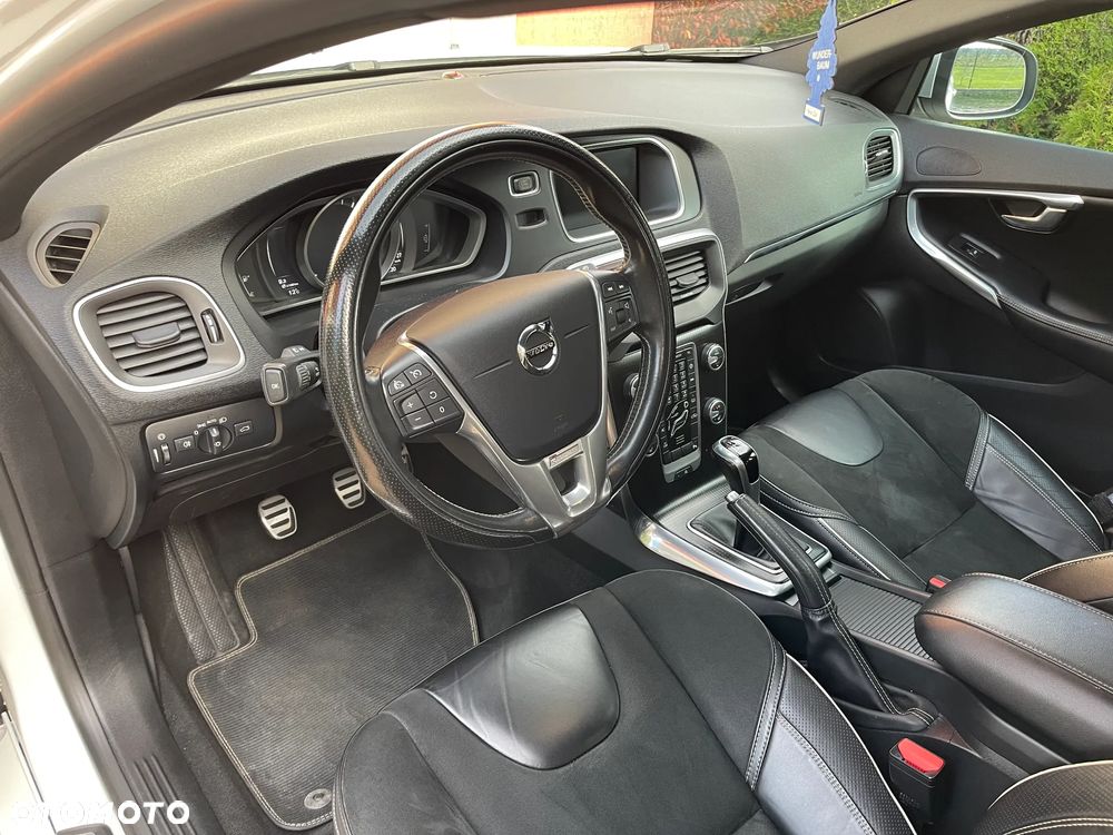 Volvo V40 T3 Drive-E R-Design Kinetic - 11