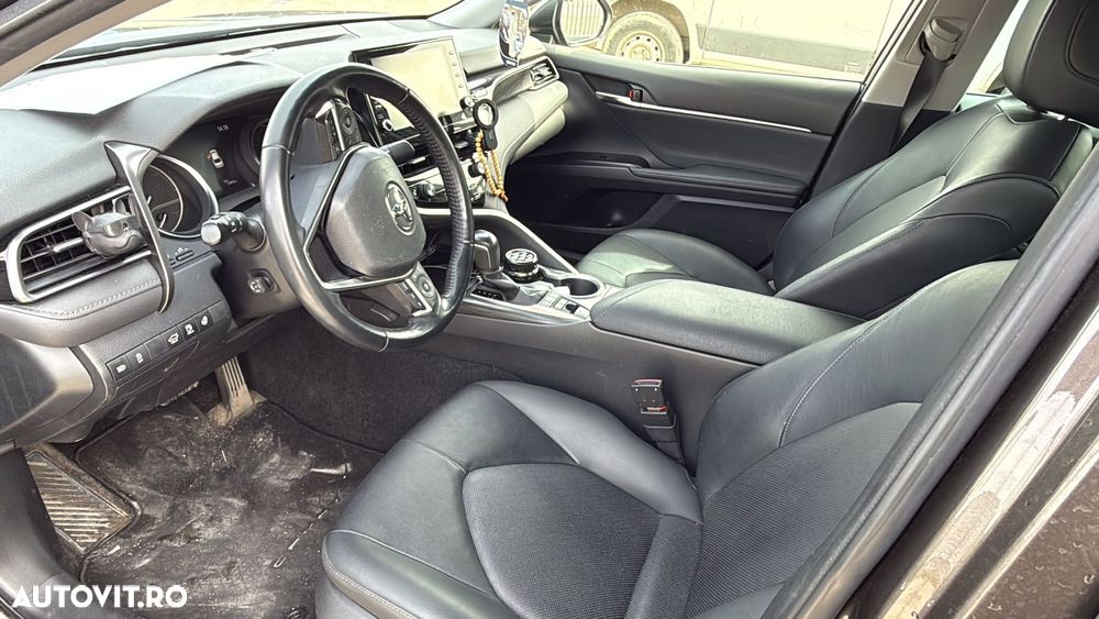 Toyota Camry 2.5 Dynamic - 9