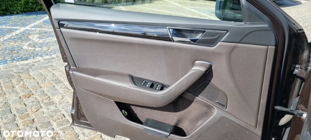 Skoda Superb 2.0 TDI SCR 4x4 L&K DSG - 16