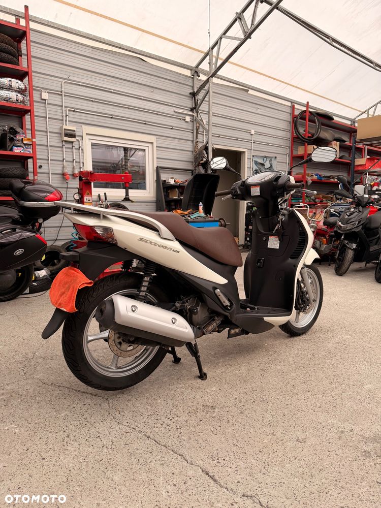 Suzuki Inny - 8