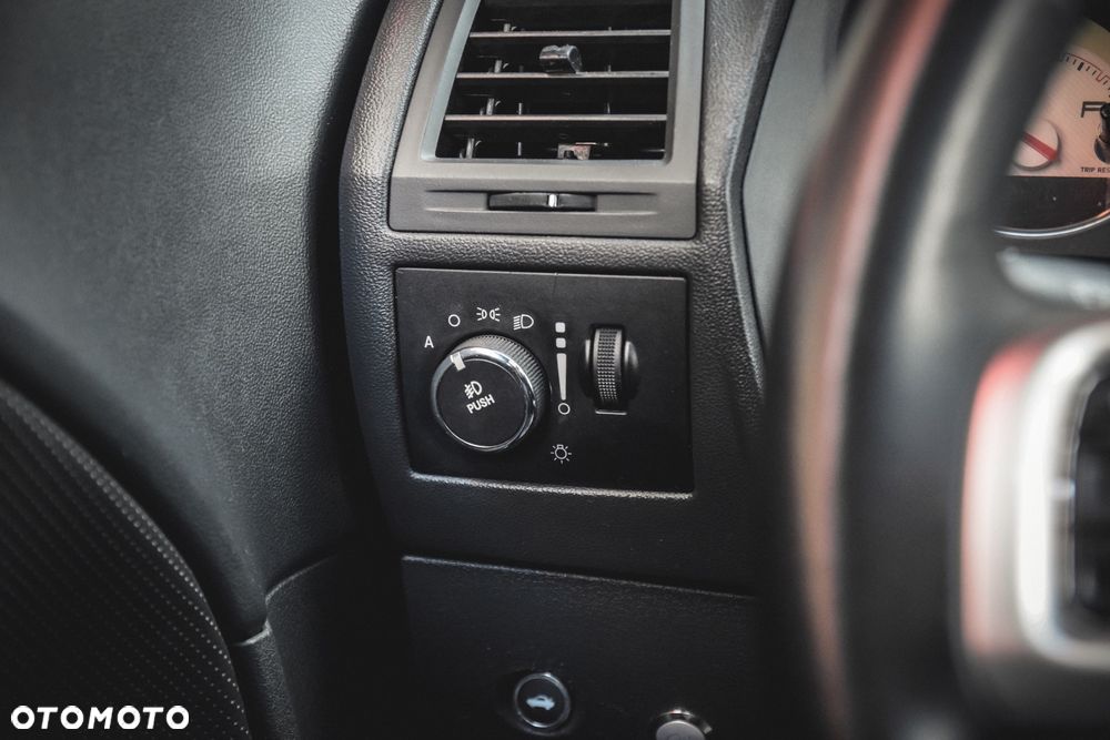 Dodge Challenger - 23