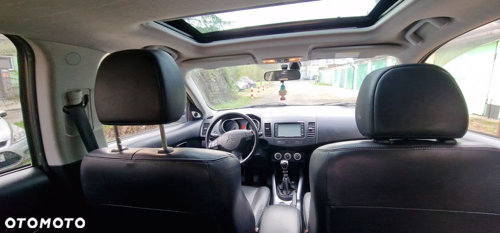 Mitsubishi Outlander 2.2 DI-D 4WD Instyle - 9
