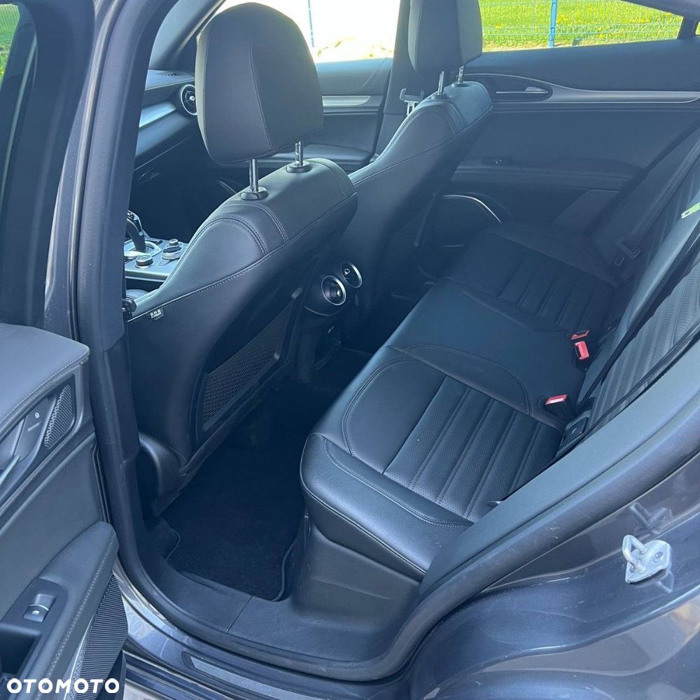 Alfa Romeo Stelvio 2.0 Turbo Veloce Q4 - 9