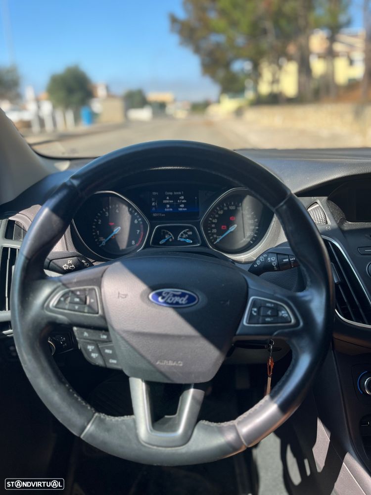 Ford Focus SW 1.0 EcoBoost ST-Line - 37