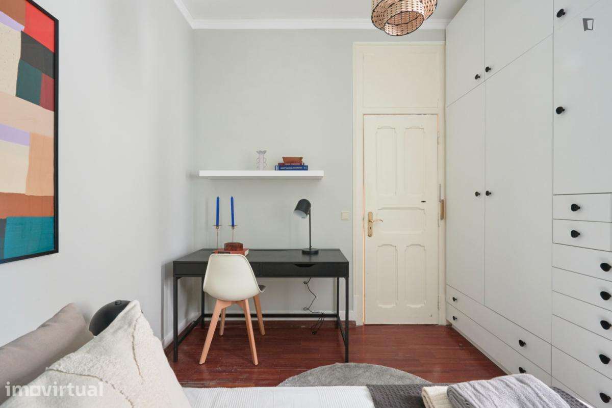 Quarto - localizado em Marquês de Pombal Lisbon - Grande imagem: 5/60