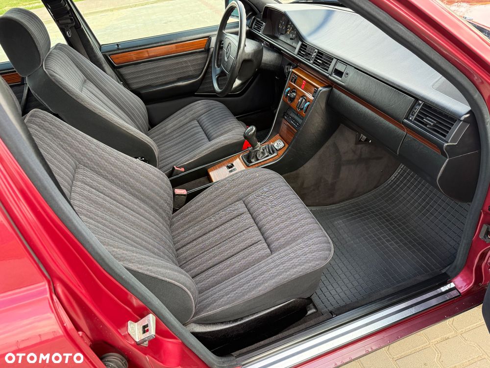 Mercedes-Benz W124 (1984-1993) - 16