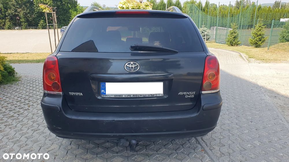 Toyota Avensis - 11