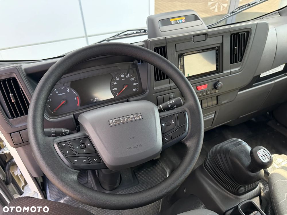 Isuzu M27 F - 10