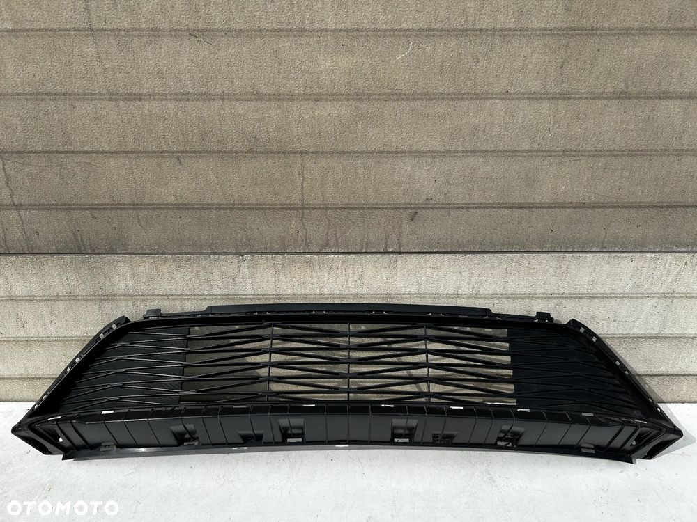 Krata zderzaka przedniego, dolna KIA Ceed CEE"D III 3 86560J7DA0