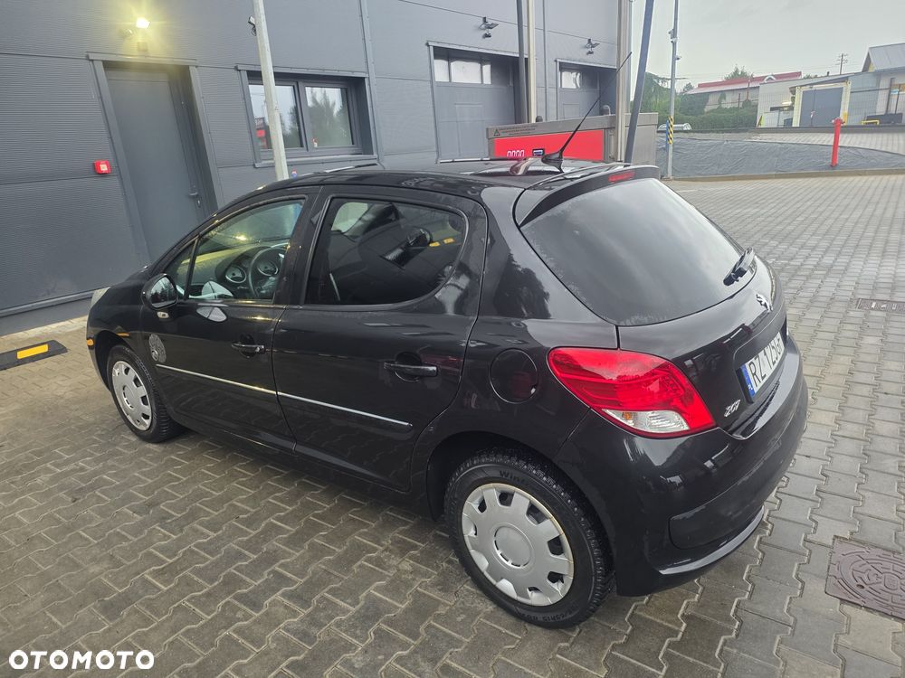 Peugeot 207 - 3
