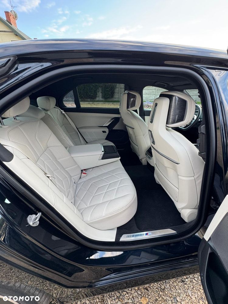 BMW i7 105.7kWh eDrive50 - 7