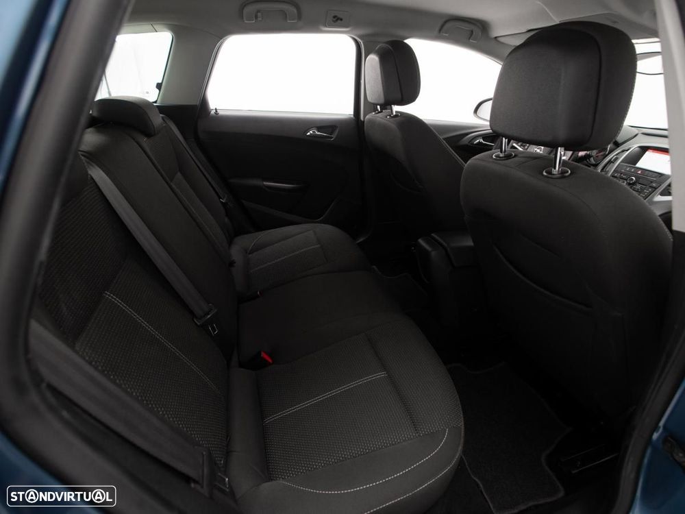 Opel Astra Sports Tourer - 10