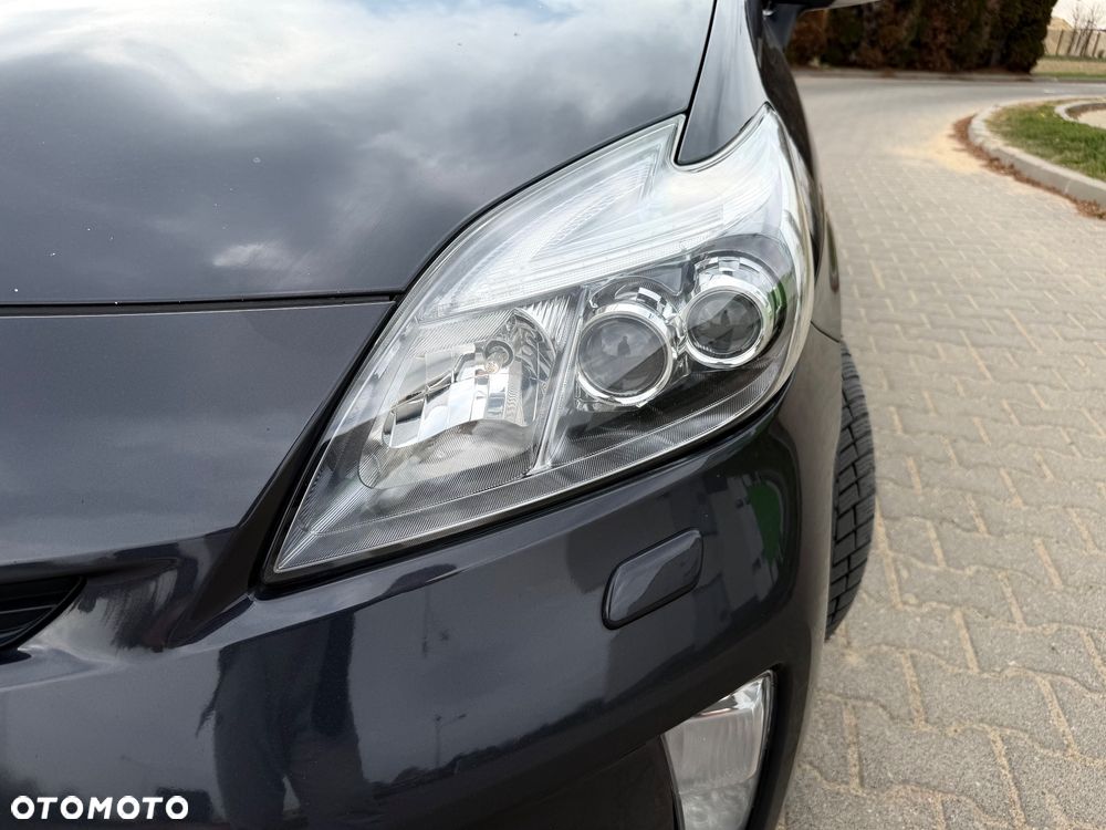 Toyota Prius 1.8 HSD Premium - 27