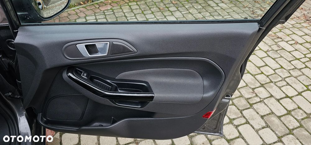 Ford Fiesta - 12