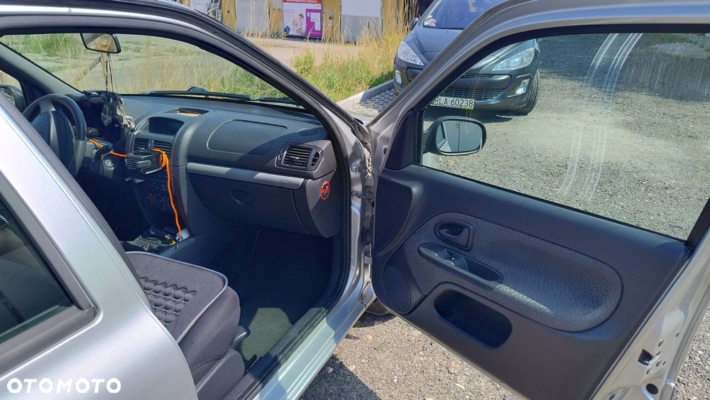 Renault Clio - 8