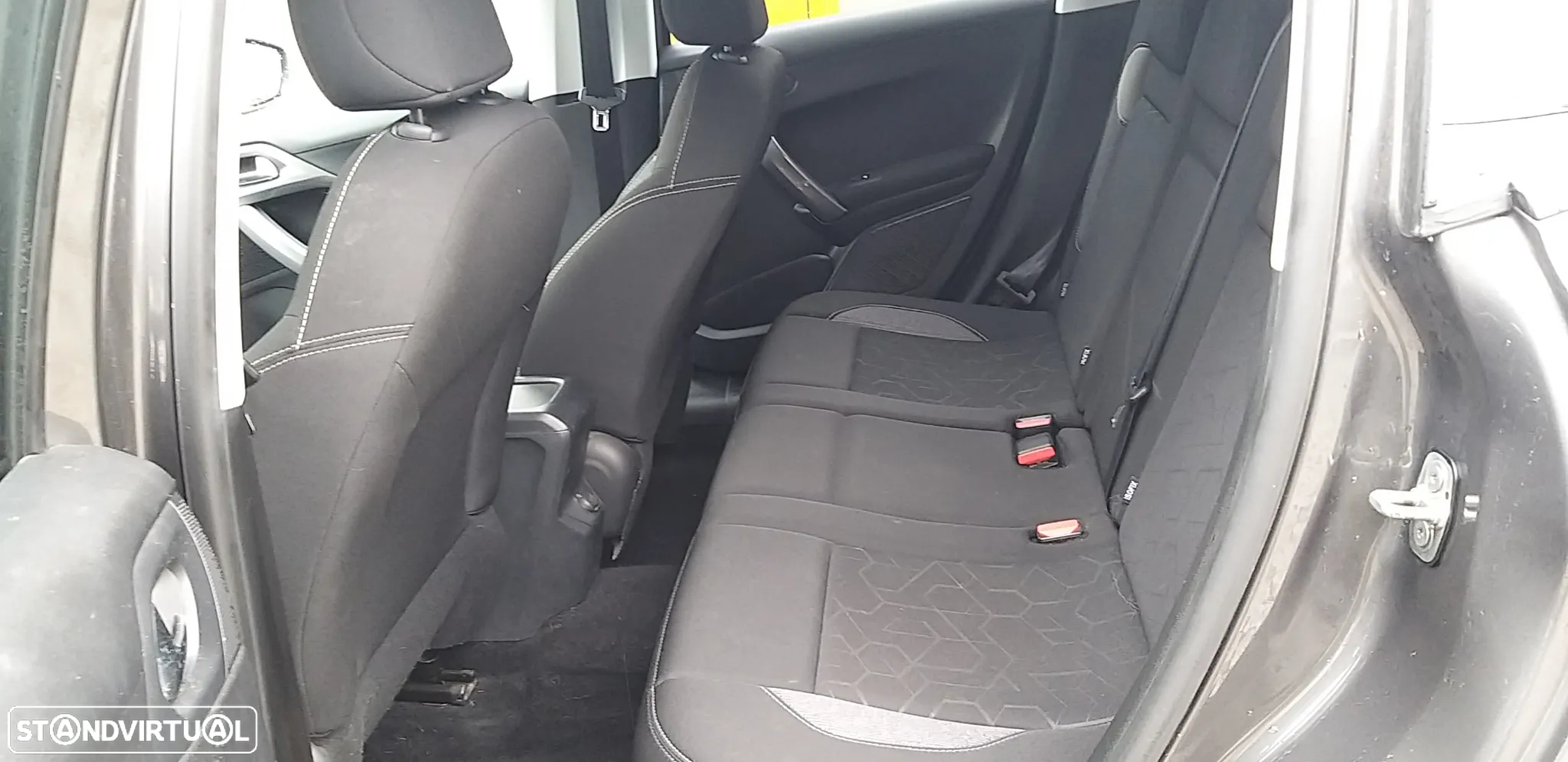 Peugeot 2008 1.2 PureTech Style - 8