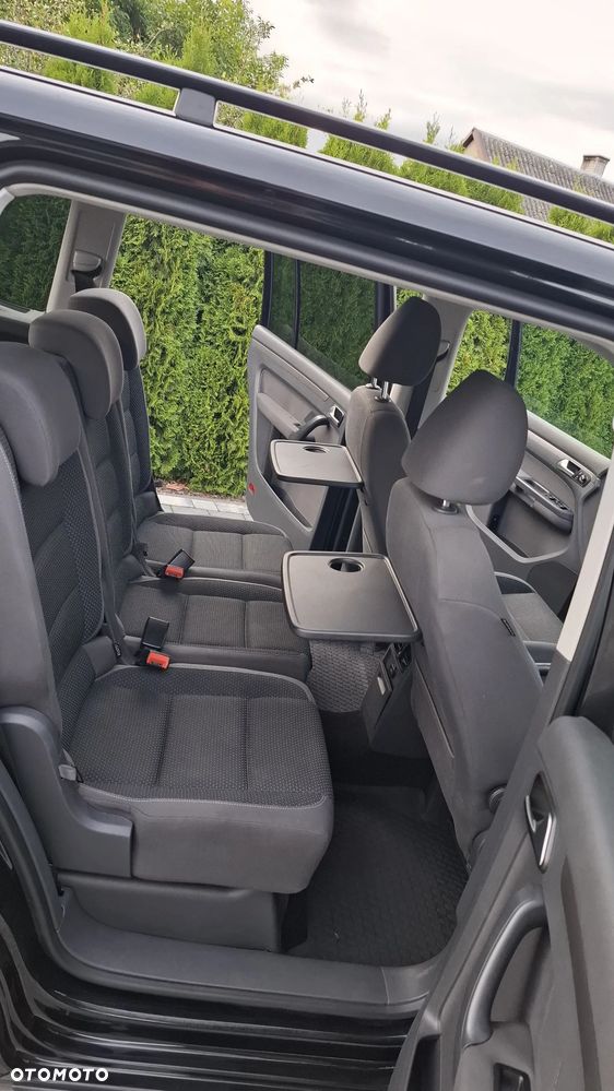 Volkswagen Touran - 19