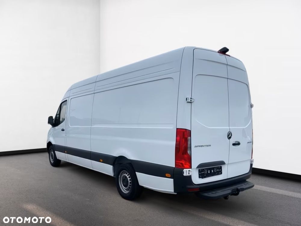 Mercedes-Benz Sprinter - 4