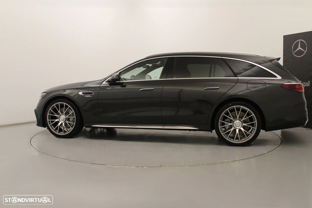 Mercedes-Benz E 53 AMG Hybrid 4Matic+ - 12