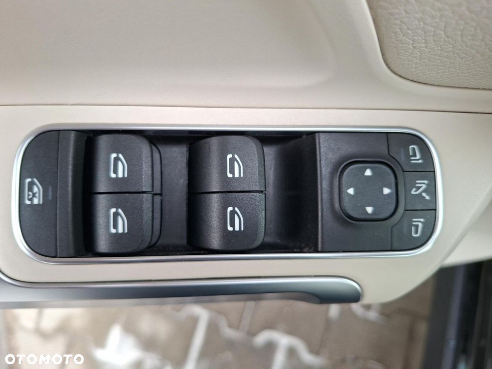 Mercedes-Benz GLB 200 Progressive 7G-DCT - 22