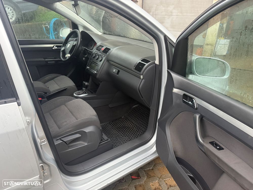 VW Touran 2.0 TDI Trendline 7L DSG - 4