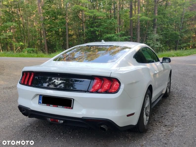 Ford Mustang - 8