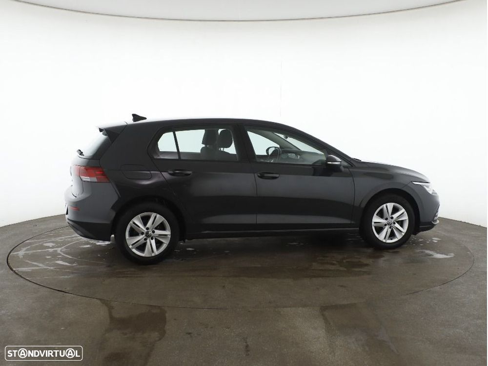VW Golf 1.0 eTSI Life DSG - 10