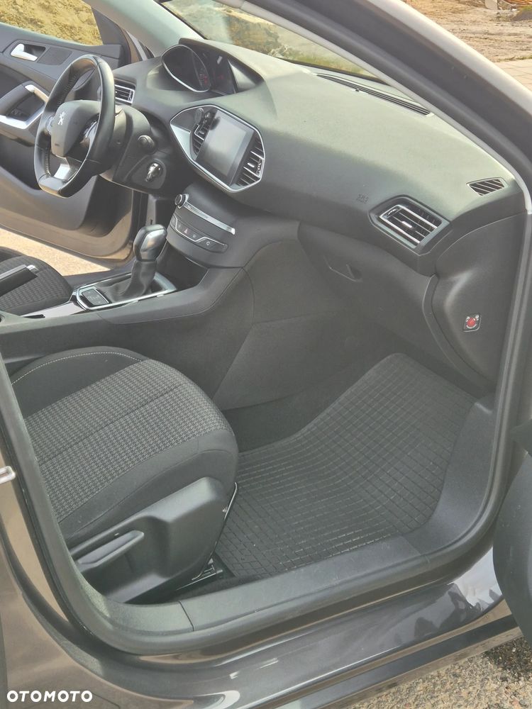 Peugeot 308 1.6 BlueHDi Active S&S EAT6 - 17