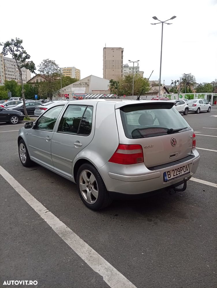 Volkswagen Golf 1.6 Pacific - 3