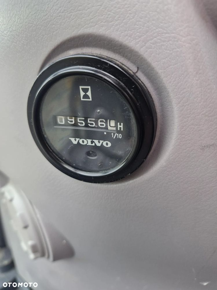 Volvo ECR235C - 6