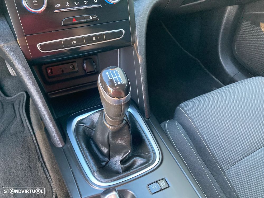 Renault Mégane Sport Tourer ver-1-5-dci-dynamique - 22