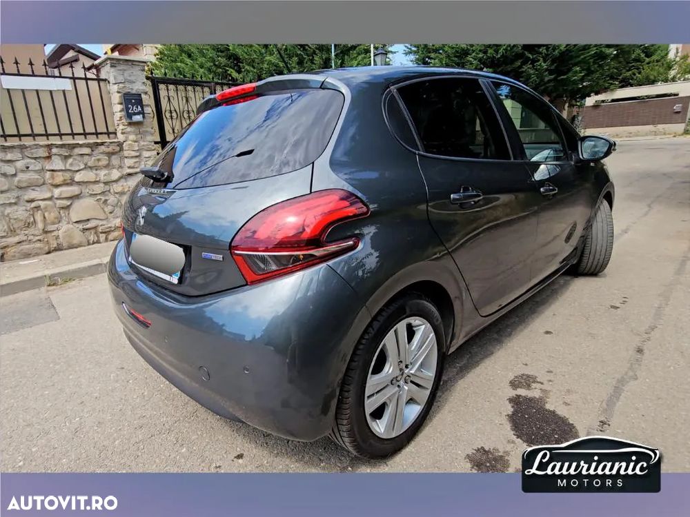 Peugeot 208 1.2 L PureTech Style - 3