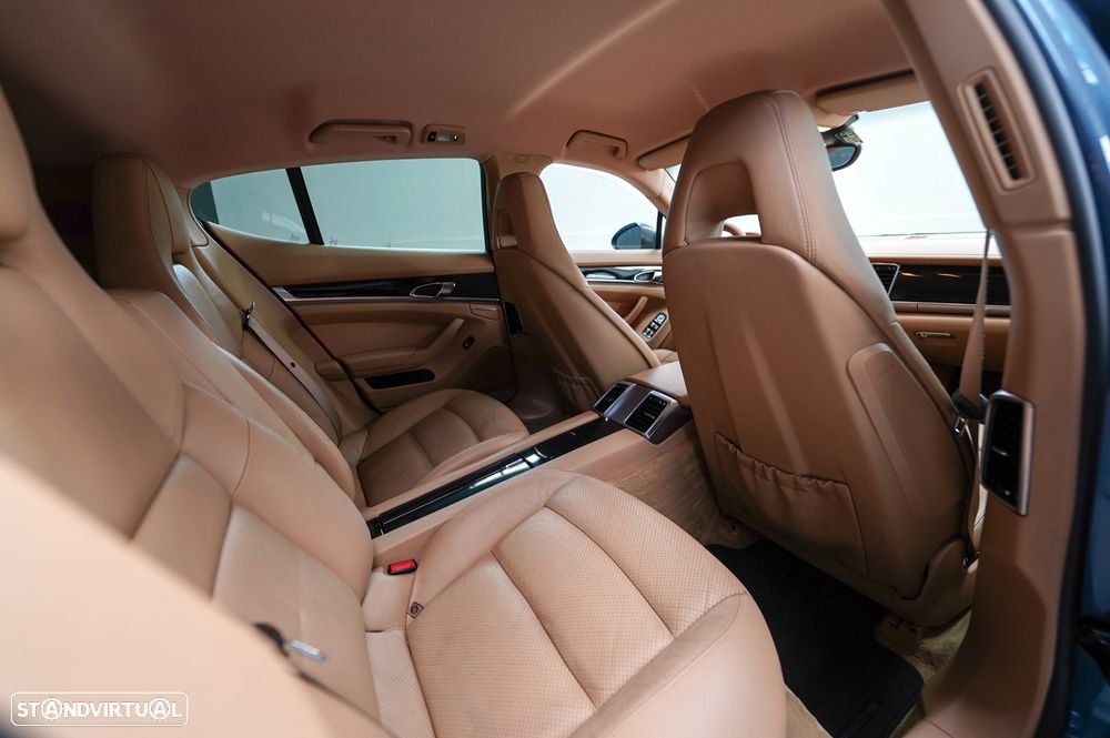 Porsche Panamera 4 PDK - 18