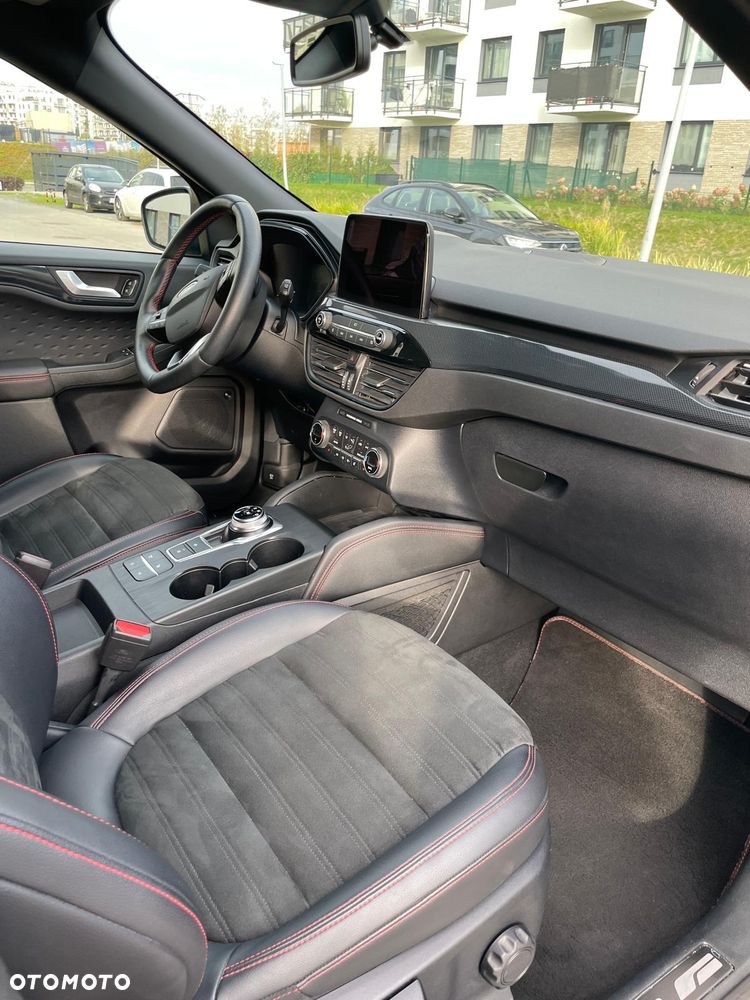 Ford Kuga - 10