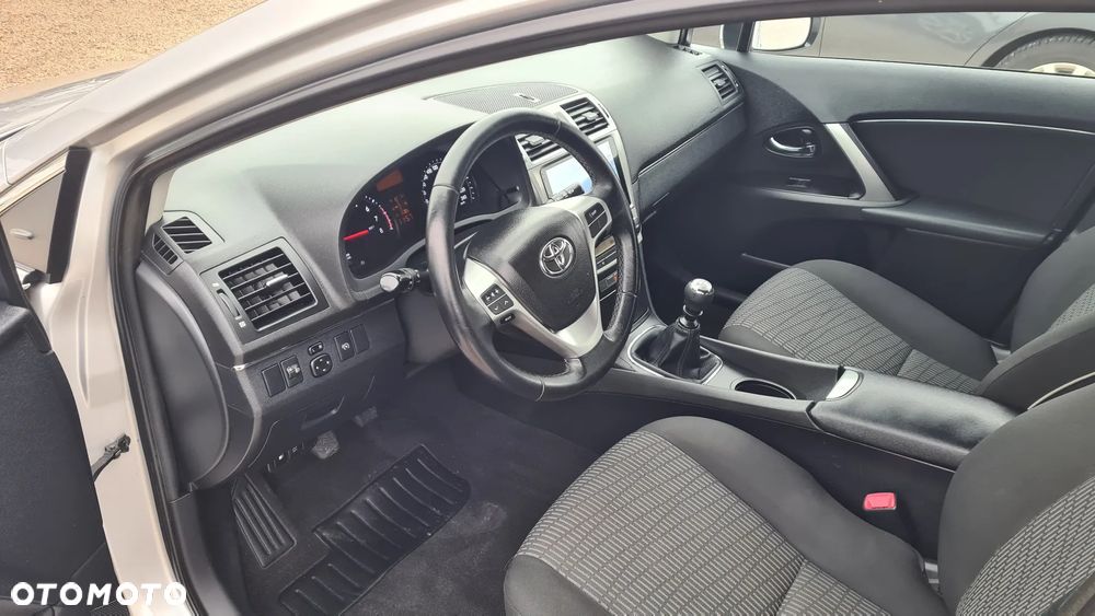 Toyota Avensis - 26