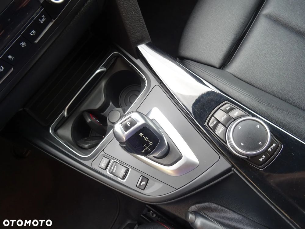BMW 3GT 318d Sport Line - 13